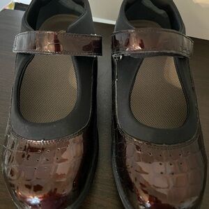 DREW women’s Mary Jane Shoes - Black and Dark Brown